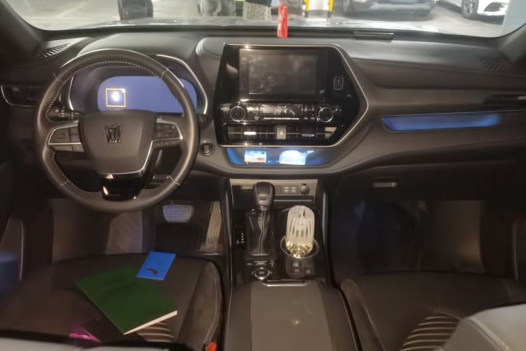 Used Toyota Crown Kluger 2022 2.0T Four-Wheel Drive Enjoyment Edition Center Console