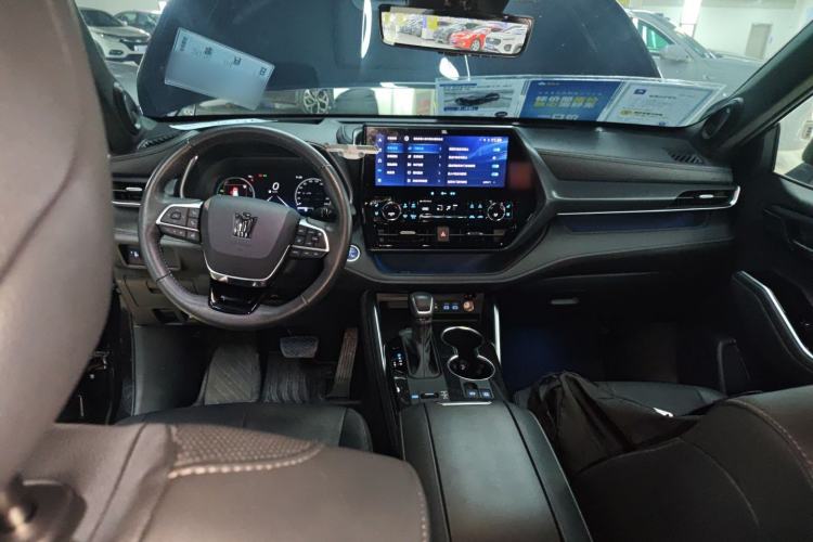 Used Toyota Crown Kluger 2022 2.5L HEV Four-Wheel Drive Flagship Edition Center Console