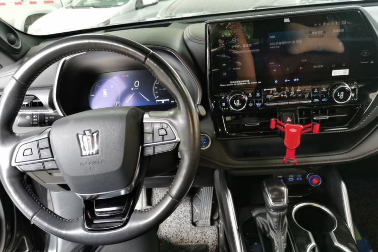 Used Toyota Crown Kluger 2022 2.5L HEV Four-Wheel Drive Flagship Edition Center Console