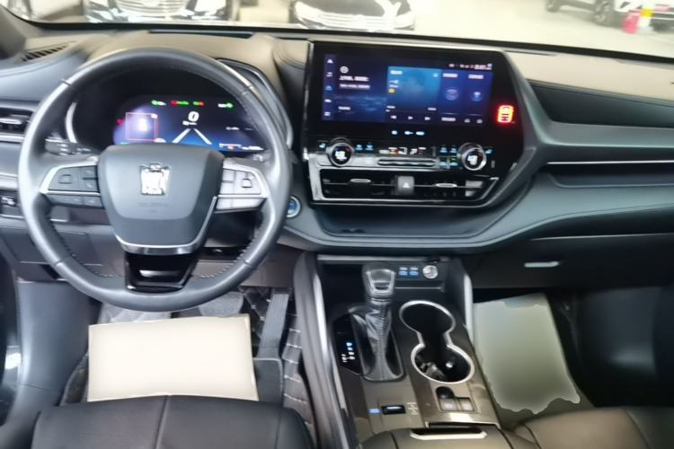 Used Toyota Crown Kluger 2022 2.5L HEV Four-Wheel Drive Premium Edition Center Console