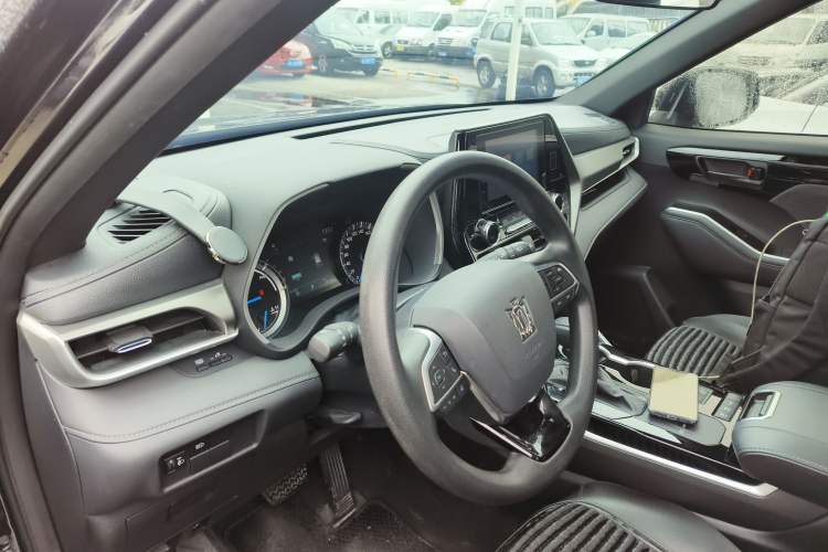 Used Toyota Crown Kluger 2022 2.5L HEV Four-Wheel Drive Elite Edition Center Console