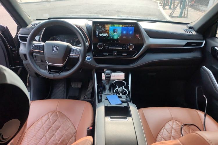 Used Toyota Crown Kluger 2022 2.5L HEV Two-Wheel Drive Entry Version Center Console