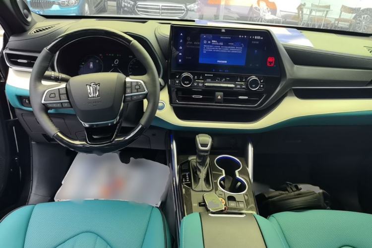 Used Toyota Crown Kluger 2022 2.5L HEV Four-Wheel Drive Flagship Edition Center Console