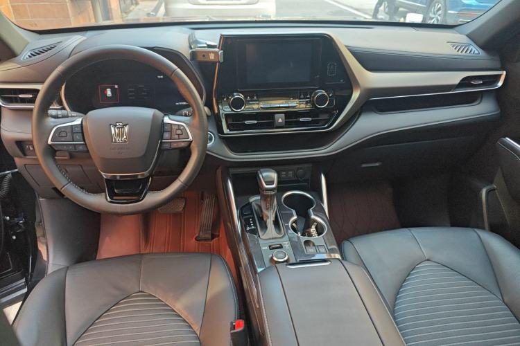 Used Toyota Crown Kluger 2022 2.0T Four-Wheel Drive Enjoyment Edition Center Console