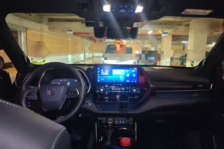Used Toyota Crown Kluger 2022 2.5L HEV Four-Wheel Drive Flagship Edition Center Console