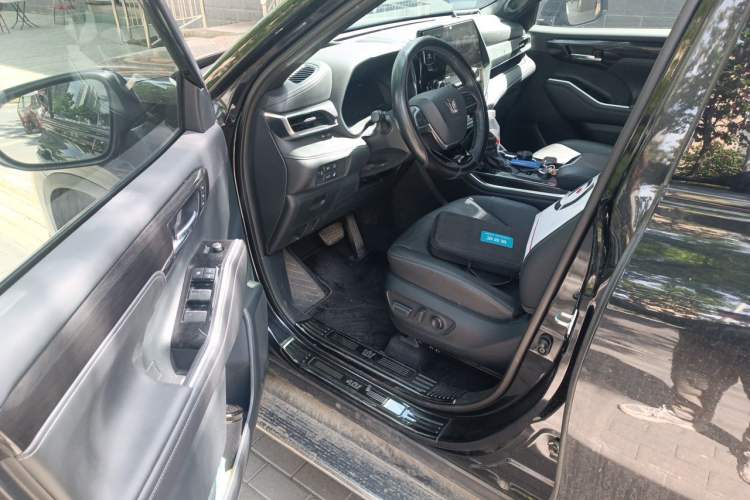 Used Toyota Crown Kluger 2022 2.0T Four-Wheel Drive Jingzun Edition Driver Seat