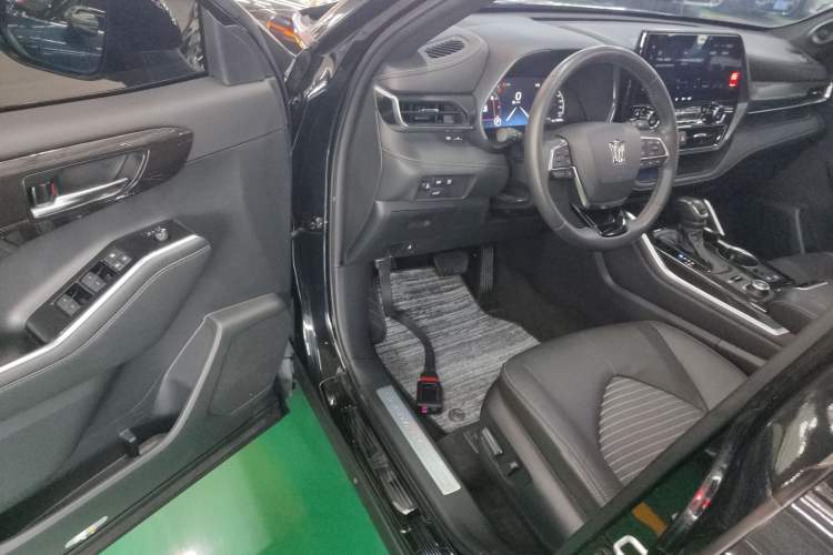 Used Toyota Crown Kluger 2022 2.0T Four-Wheel Drive Prestige Edition Driver Seat