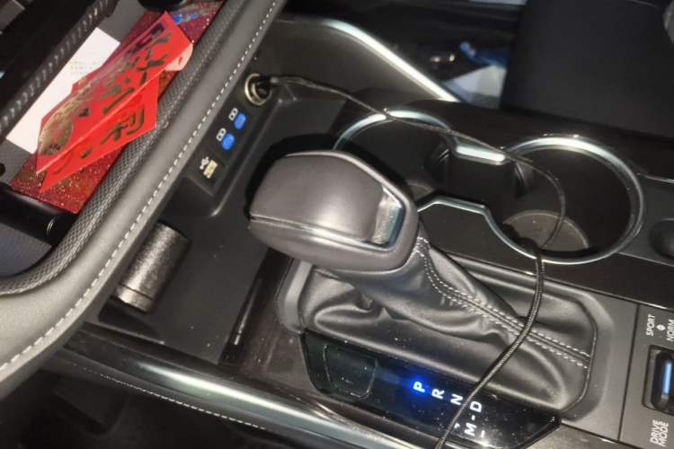 Used Toyota Crown Kluger 2022 2.0T Four-Wheel Drive Enjoyment Edition Gear Lever