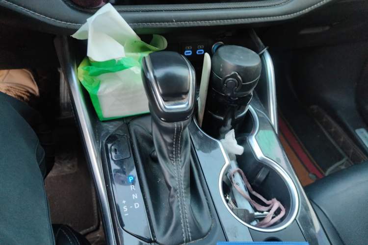 Used Toyota Crown Kluger 2022 2.5L HEV Four-Wheel Drive Luxury Edition Gear Lever