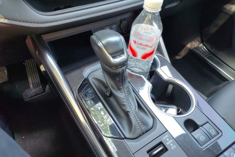 Used Toyota Crown Kluger 2022 2.0T Four-Wheel Drive Enjoyment Edition Gear Lever