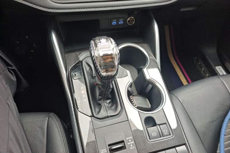 Used Toyota Crown Kluger 2022 2.5L HEV Four-Wheel Drive Luxury Edition Gear Lever