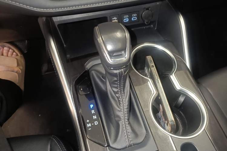 Used Toyota Crown Kluger 2022 2.0T Four-Wheel Drive Prestige Edition Gear Lever