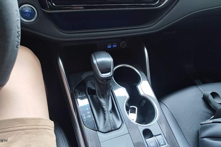 Used Toyota Crown Kluger 2022 2.5L HEV Four-Wheel Drive Luxury Edition Gear Lever