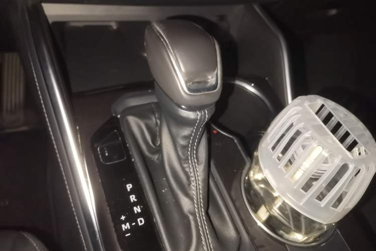 Used Toyota Crown Kluger 2022 2.0T Four-Wheel Drive Enjoyment Edition Gear Lever
