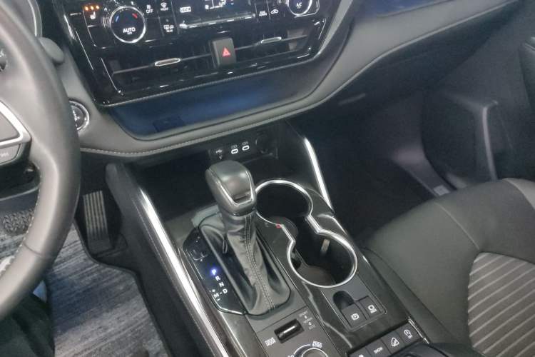 Used Toyota Crown Kluger 2022 2.0T Four-Wheel Drive Prestige Edition Gear Lever