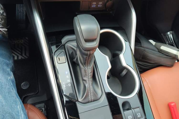Used Toyota Crown Kluger 2022 2.5L HEV Two-Wheel Drive Entry Version Gear Lever