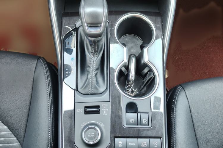 Used Toyota Crown Kluger 2022 2.0T Four-Wheel Drive Prestige Edition Gear Lever
