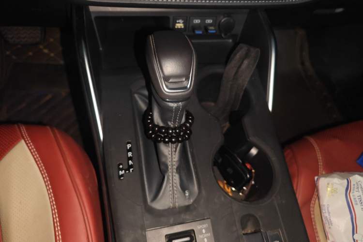 Used Toyota Crown Kluger 2022 2.0T Four-Wheel Drive Prestige Edition Gear Lever