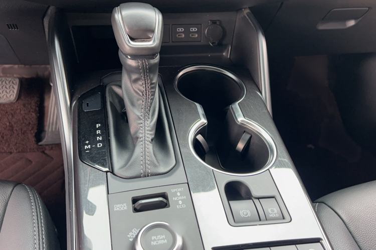 Used Toyota Crown Kluger 2022 2.0T Four-Wheel Drive Enjoyment Edition Gear Lever