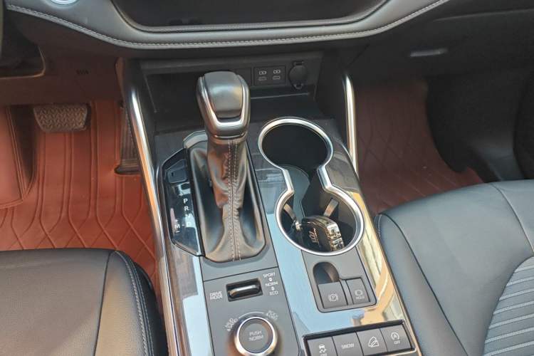 Used Toyota Crown Kluger 2022 2.0T Four-Wheel Drive Enjoyment Edition Gear Lever