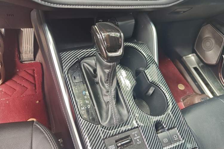 Used Toyota Crown Kluger 2022 2.0T Four-Wheel Drive Enjoyment Edition Gear Lever