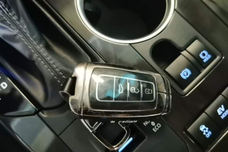 Used Toyota Crown Kluger 2022 2.5L HEV Four-Wheel Drive Premium Edition Interior 1