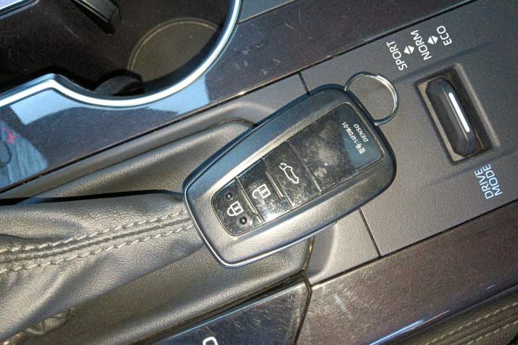 Used Toyota Crown Kluger 2022 2.5L HEV Four-Wheel Drive Premium Edition Interior 1