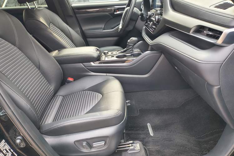Used Toyota Crown Kluger 2022 2.0T Four-Wheel Drive Enjoyment Edition Interior 10