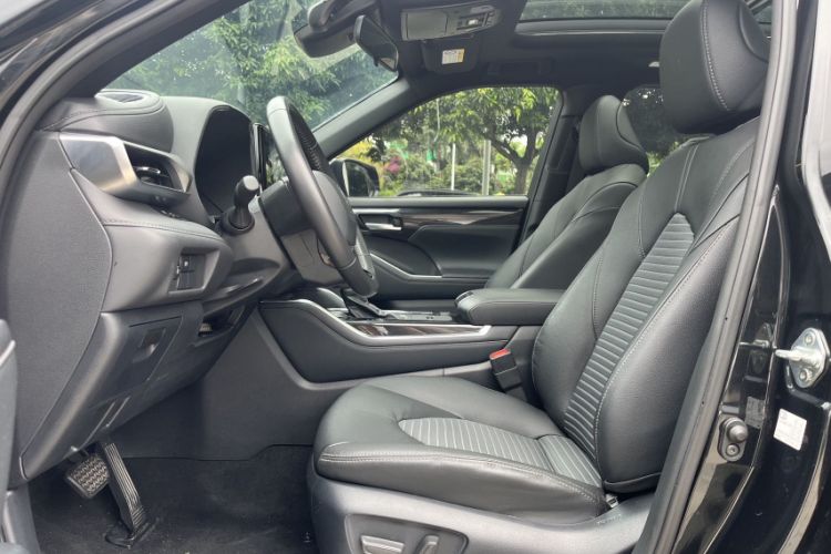 Used Toyota Crown Kluger 2022 2.5L HEV Four-Wheel Drive Luxury Edition Interior 2