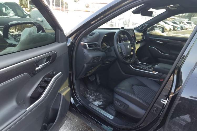 Used Toyota Crown Kluger 2022 2.0T Four-Wheel Drive Prestige Edition Interior 3