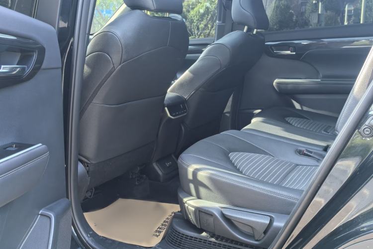 Used Toyota Crown Kluger 2022 2.5L HEV Four-Wheel Drive Premium Edition Interior 3