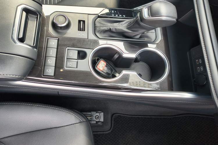 Used Toyota Crown Kluger 2022 2.0T Four-Wheel Drive Enjoyment Edition Interior 3