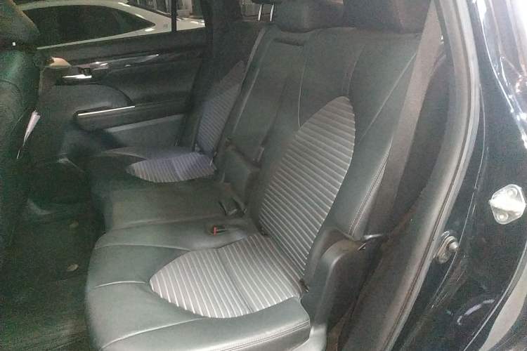 Used Toyota Crown Kluger 2022 2.5L HEV Four-Wheel Drive Premium Edition Interior 4