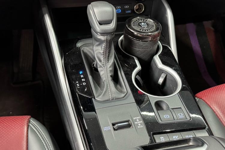 Used Toyota Crown Kluger 2022 2.5L HEV Four-Wheel Drive Elite Edition Interior 5