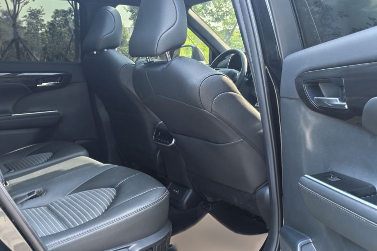 Used Toyota Crown Kluger 2022 2.5L HEV Four-Wheel Drive Premium Edition Interior 5