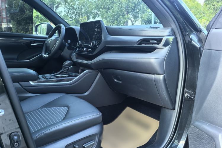 Used Toyota Crown Kluger 2022 2.5L HEV Four-Wheel Drive Premium Edition Interior 6