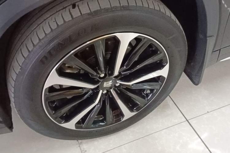 Used Toyota Crown Kluger 2022 2.0T Four-Wheel Drive Prestige Edition Left Front Wheel Hub
