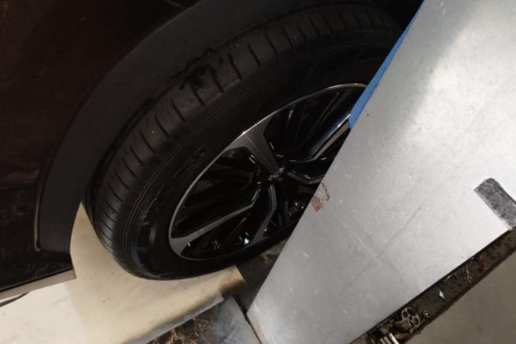 Used Toyota Crown Kluger 2022 2.5L HEV Four-Wheel Drive Premium Edition Left Front Wheel Hub