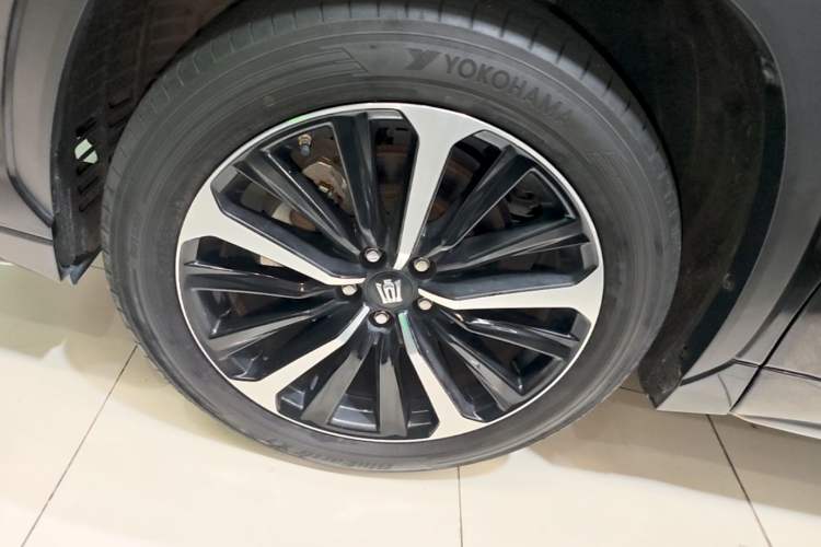 Used Toyota Crown Kluger 2022 2.0T Four-Wheel Drive Enjoyment Edition Left Front Wheel Hub