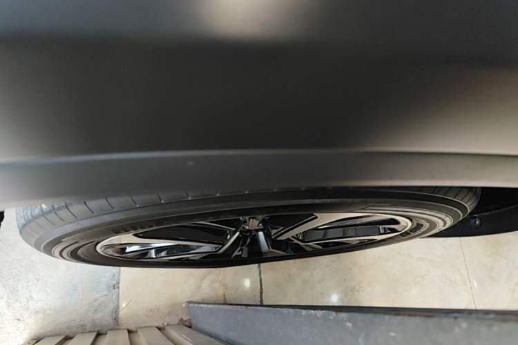 Used Toyota Crown Kluger 2022 2.5L HEV Four-Wheel Drive Luxury Edition Left Front Wheel Hub