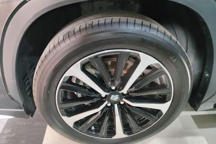 Used Toyota Crown Kluger 2022 2.5L HEV Four-Wheel Drive Premium Edition Left Front Wheel Hub