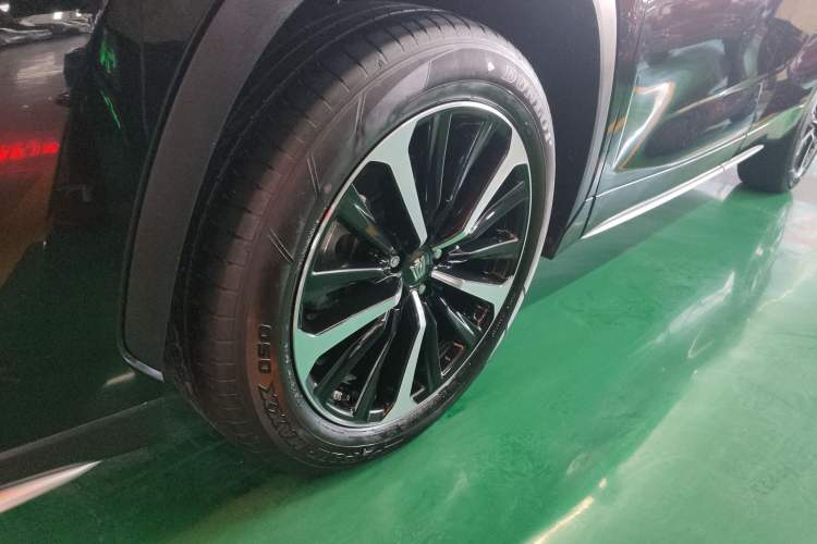 Used Toyota Crown Kluger 2022 2.0T Four-Wheel Drive Prestige Edition Left Front Wheel Hub