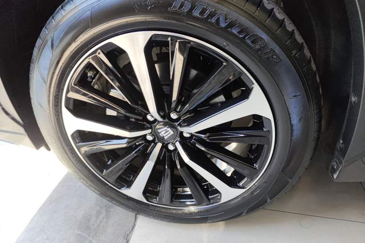 Used Toyota Crown Kluger 2022 2.5L HEV Four-Wheel Drive Luxury Edition Left Front Wheel Hub