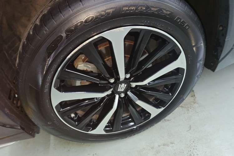 Used Toyota Crown Kluger 2022 2.0T Four-Wheel Drive Prestige Edition Left Front Wheel Hub