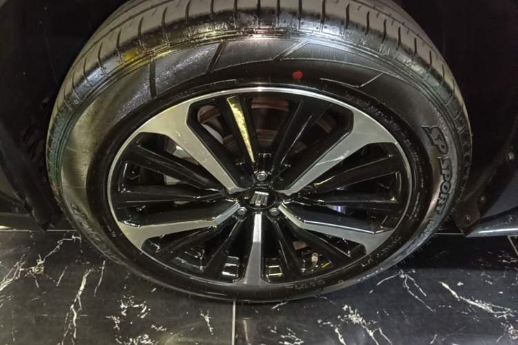 Used Toyota Crown Kluger 2022 2.5L HEV Four-Wheel Drive Premium Edition Left Front Wheel Hub