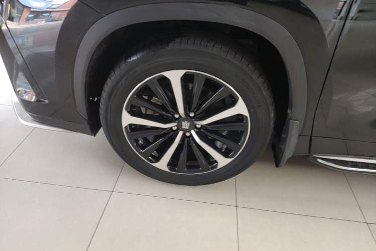 Used Toyota Crown Kluger 2022 2.5L HEV Four-Wheel Drive Premium Edition Left Front Wheel Hub