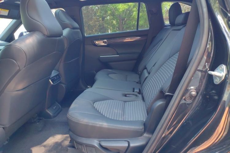Used Toyota Crown Kluger 2022 2.0T Four-Wheel Drive Enjoyment Edition Left Rear Seat