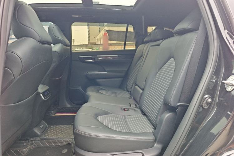 Used Toyota Crown Kluger 2022 2.5L HEV Four-Wheel Drive Luxury Edition Left Rear Seat