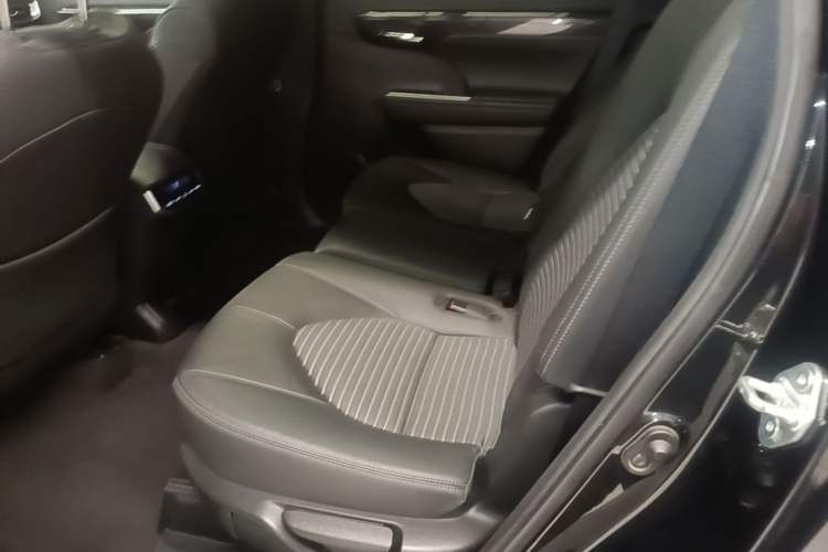 Used Toyota Crown Kluger 2022 2.0T Four-Wheel Drive Prestige Edition Left Rear Seat