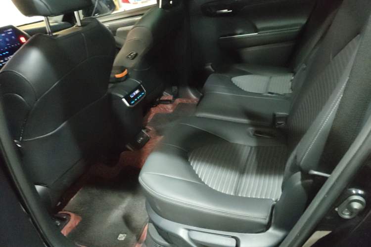 Used Toyota Crown Kluger 2022 2.5L HEV Four-Wheel Drive Premium Edition Left Rear Seat